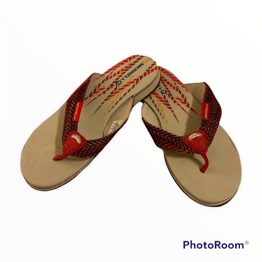 Merrell red Performance flip flops size 6